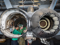 Những hình ảnh ấn tượng nhất về Hải quân Mỹ trong năm 2017