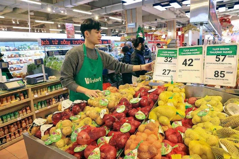 Thị trường ngày Mùng 4 Tết: Siêu thị đồng loạt mở cửa trở lại