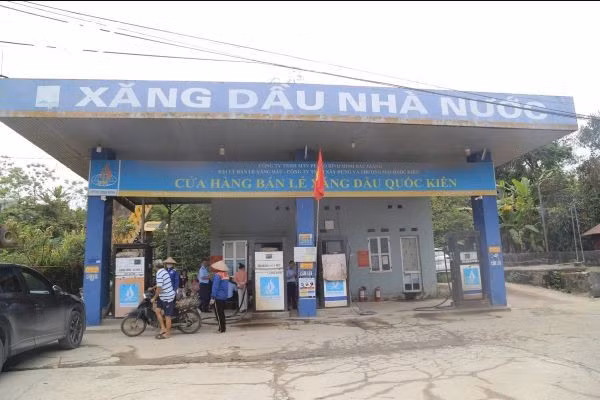 Phạt 15 triệu đồng cửa hàng xăng dầu tự ý ngừng bán