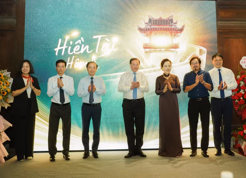 hien-tai-hom-nay.jpg