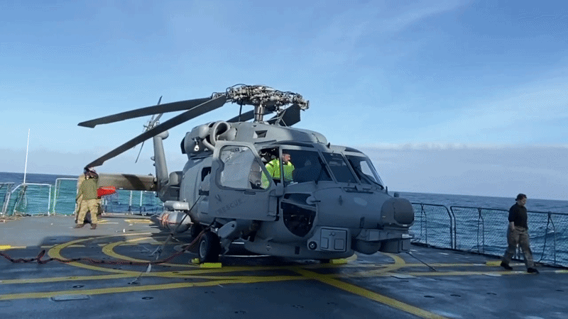 1299mh-60rseahawk-youtube-ezgifcom-video-to-gif-converter-1.gif