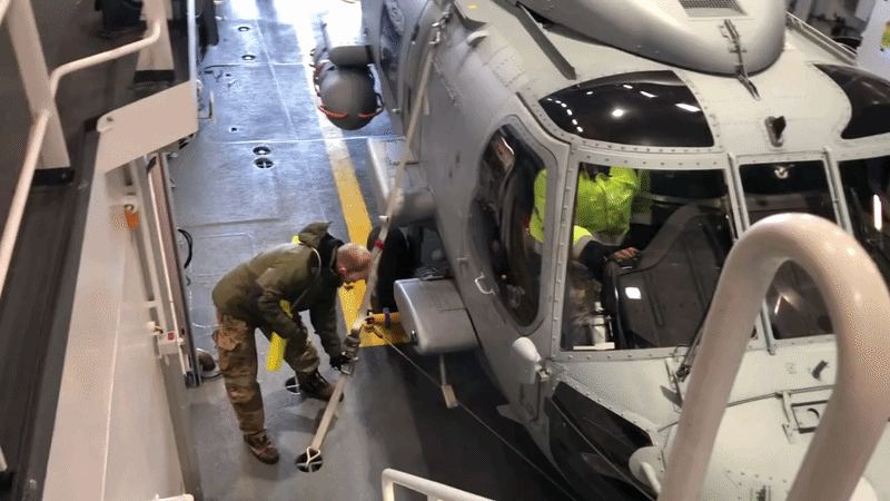 1299mh-60rseahawk-youtube-ezgifcom-video-to-gif-converter.gif
