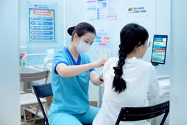 Vaccine HPV chính thức được đưa vào tiêm chủng bắt buộc từ ngày 1-7-2026, đối tượng nào cần lưu ý?