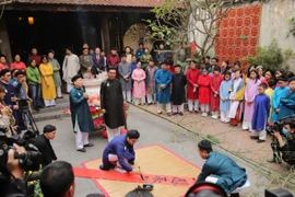 Hà Nội hướng đến chuyển đổi các lễ hội thuần túy thành sản phẩm công nghiệp văn hóa