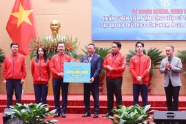 Mỗi vận động viên của đoàn Hà Nội đạt Huy chương Vàng tại SEA Games được thưởng 55 triệu đồng...
