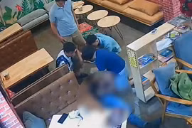 Nữ điều dưỡng cứu sống thanh niên ngừng tuần hoàn tại quán cafe, Giám đốc Sở Y tế Hà Nội khen thưởng