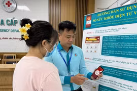 Chính thức: Người bệnh chỉ cần trình sổ sức khỏe điện tử trên VNeID, bệnh viện không được yêu cầu bản giấy