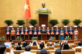 Ông Nguyễn Hồng Diên, Nguyễn Doãn Anh và bà Nguyễn Thị Hồng trở thành tân Phó Chủ tịch Quốc hội