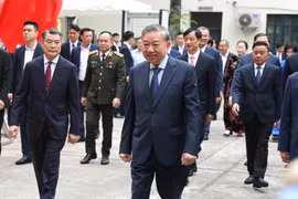 Tổng Bí thư Tô Lâm, Bí thư Thành ủy Hà Nội Nguyễn Duy Ngọc bỏ phiếu bầu cử