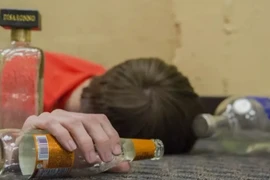 Uống rượu Mao Đài “xách tay”, người đàn ông 35 tuổi ở Hà Nội ngộ độc nguy kịch