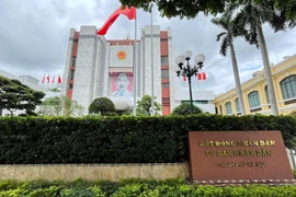 Hà Nội yêu cầu tìm kiếm, thuyết phục người có tài năng về làm việc cho thành phố