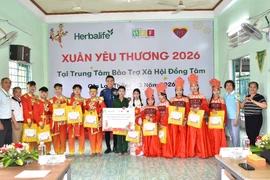 Mang “Xuân Yêu Thương” đến với trẻ em và người cao tuổi có hoàn cảnh khó khăn