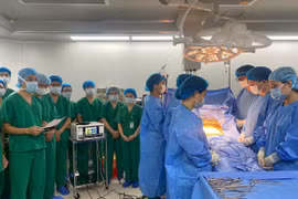 Người đàn ông 49 tuổi ở Hà Nội chết não sau tai nạn, để lại 7 món quà vô giá cho cuộc đời