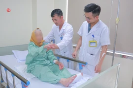 Bệnh viện E thay khớp háng cho cụ bà 104 tuổi