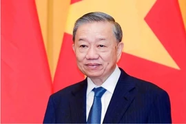 VỮNG BƯỚC DƯỚI CỜ ĐẢNG