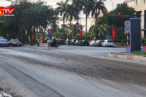 CSGT Hà Nội vào cuộc quyết liệt, xử lý xe chở bùn đất gây mất an toàn giao thông