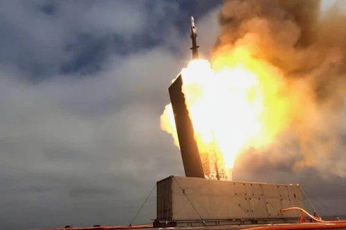 Mỹ dùng tên lửa SM-6 giá 6 triệu USD để bắn hạ UAV cảm tử Shahed giá rẻ