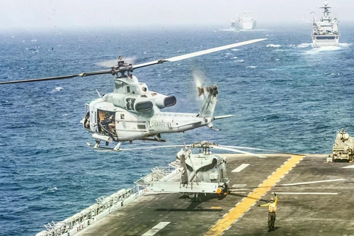 Đại tá Nga dự đoán Mỹ sẽ tung lính thủy đánh bộ chiếm eo biển Hormuz