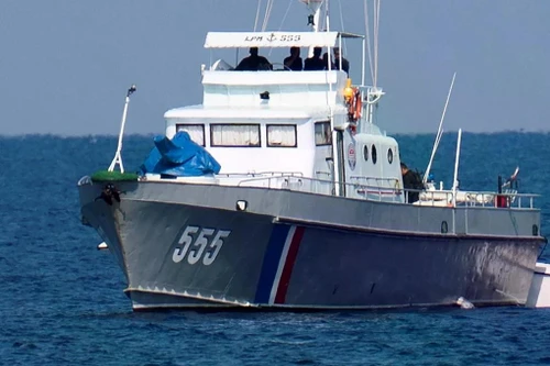 Căng thẳng nghiêm trọng khi tàu tuần tra Cuba đụng độ xuồng cao tốc Mỹ