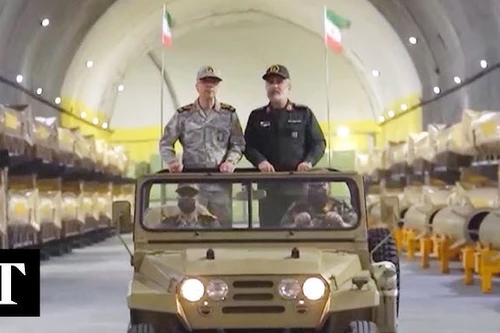 Ukraine áp đặt hàng loạt lệnh trừng phạt nặng nề đối với Iran 