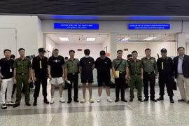 Bàn giao 8 đối tượng truy nã đỏ Interpol cho Hàn Quốc