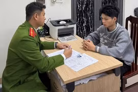 Cặp đôi 10X tham gia đường dây làm giả giấy khám sức khỏe