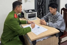 Cặp đôi 10X tham gia đường dây làm giả giấy khám sức khỏe