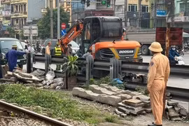 Xử lý 32 điểm giao cắt tự phát, tiềm ẩn nguy cơ trên tuyến đường sắt 