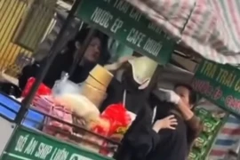 Điều tra vụ 2 cô gái trẻ tố cáo bị hành hung ở xã Phù Đổng