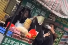 Điều tra vụ 2 cô gái trẻ tố cáo bị hành hung ở xã Phù Đổng