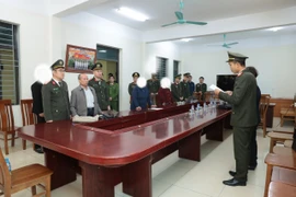 Khởi tố người đàn ông tự nhận đi đấu tranh phòng chống tham nhũng để vi phạm pháp luật