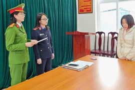 Khởi tố, tạm giam nữ giúp việc bạo hành cụ bà 82 tuổi