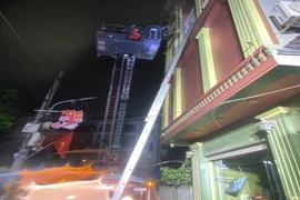 Kịp thời cứu, hướng dẫn 15 người thoát nạn khỏi đám cháy tại xã Đông Anh