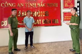 Tìn hình ảnh 'cán bộ huyện' qua Zalo, mất tiền tỷ