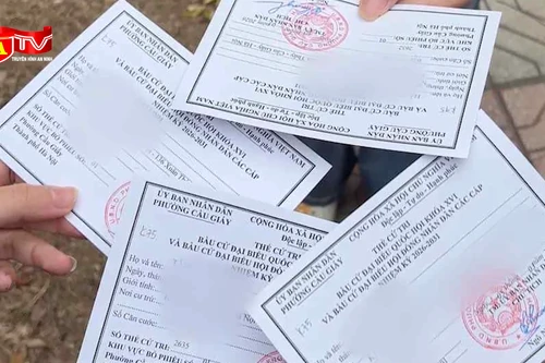 Cảnh báo lộ thông tin cá nhân khi đăng ảnh thẻ cử tri lên mạng