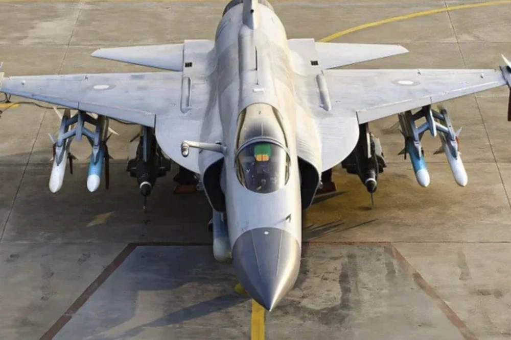 Nigeria triển khai tiêm kích JF-17 hỗ trợ Benin ngăn âm mưu đảo chính