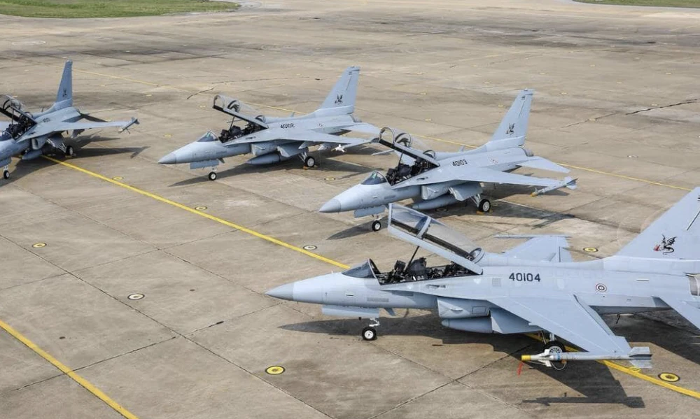 Phi đội máy bay huấn luyện kiêm chiến đấu T-50TH 'Đại bàng vàng' đáng gờm của Thái Lan