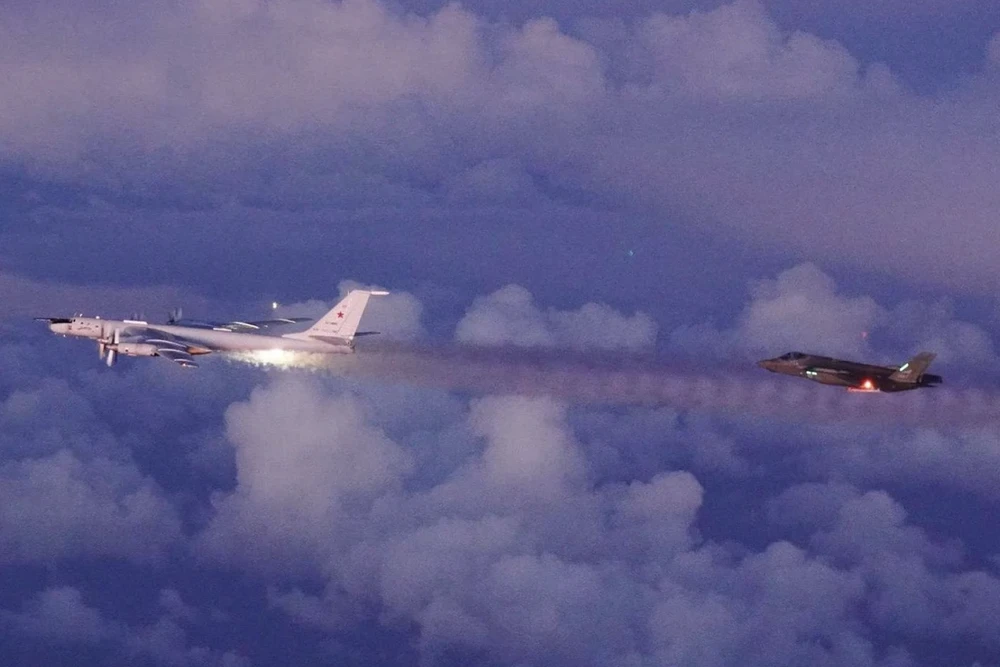 Na Uy điều tiêm kích F-35 giám sát ‘gấu bay’ Tu-142 Nga gần không phận NATO