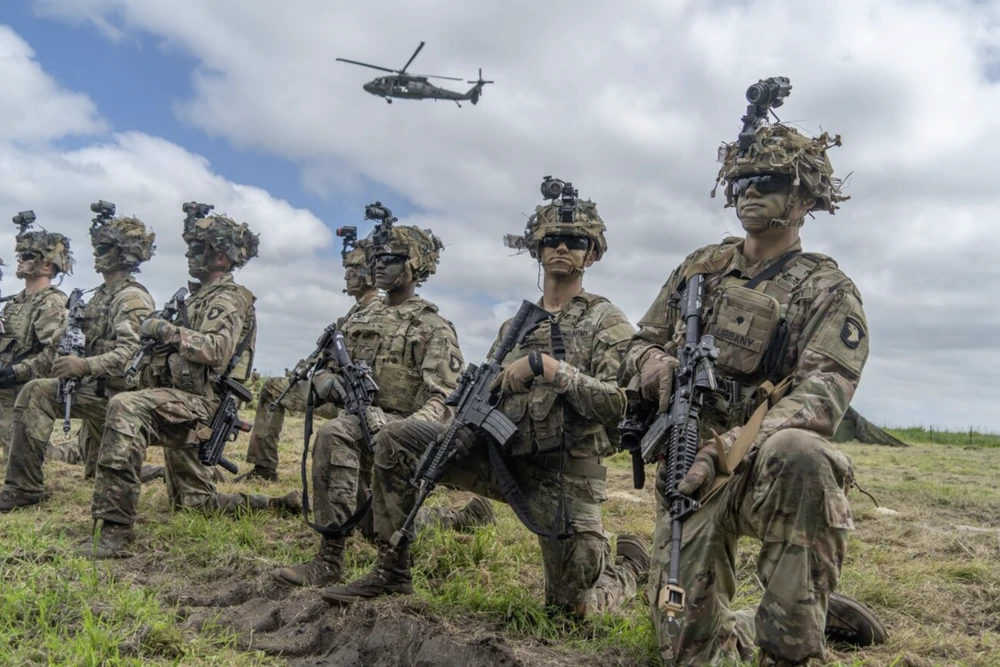 Ngân sách quốc phòng kỷ lục hơn 900 tỷ USD và thông điệp chiến lược của Mỹ 