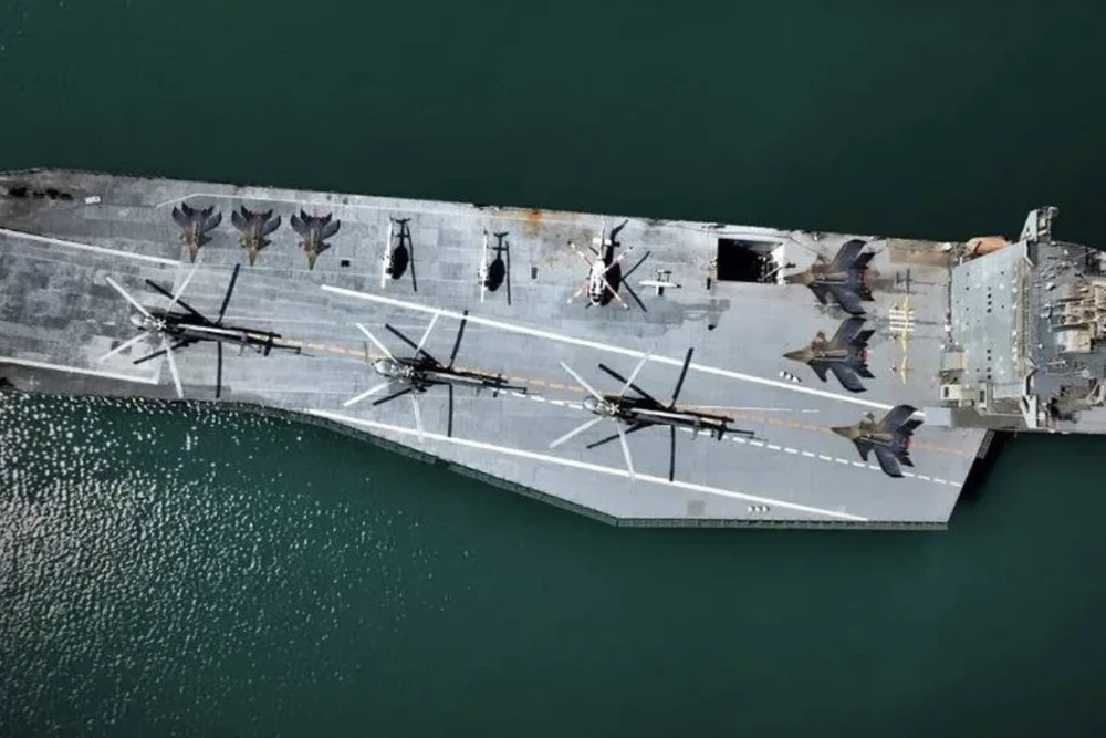 Số phận tàu sân bay UAV Shahid Bagheri - biểu tượng của hải quân Iran 