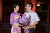 Lần hiếm hoi chồng sắp cưới sánh vai với Hoa hậu Ngọc Hân trước công chúng
