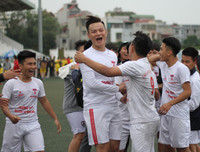 Giành vé bán kết kịch tính, THPT Nguyễn Thị Minh Khai lại mơ vô địch