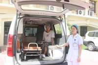 Vỡ òa ngày Đỗ Bình An - con trai sản phụ ung thư giai đoạn cuối xuất viện