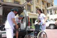 Vỡ òa ngày Đỗ Bình An - con trai sản phụ ung thư giai đoạn cuối xuất viện