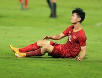[ẢNH] Công Phượng sút trượt bóng: Tác hại khi dự bị quá lâu ở Bỉ?