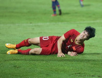 [ẢNH] Công Phượng sút trượt bóng: Tác hại khi dự bị quá lâu ở Bỉ?