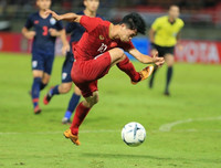 [ẢNH] Công Phượng sút trượt bóng: Tác hại khi dự bị quá lâu ở Bỉ?