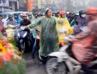 Hình ảnh người Hà Nội ứng xử văn minh, thanh lịch