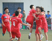 [ẢNH] Hạ trường Chuyên Nguyễn Huệ, THPT Ngô Sỹ Liên viết tiếp chuyện cổ tích