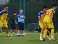 [ẢNH] Thầy Park đáp trả HLV Thái Lan, 'lên dây cót' cho học trò trước đại chiến